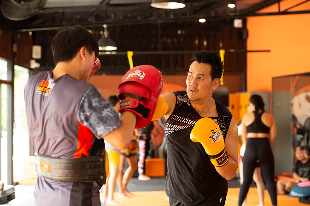 MatDet Muay Thai Gym fun boxing class Bangkok