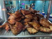 This is best chicken on Ekkamai, the best grilled moo too best chicken Ekkamai soi 12